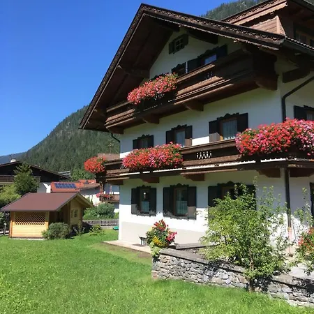 Eberharter Apartament *